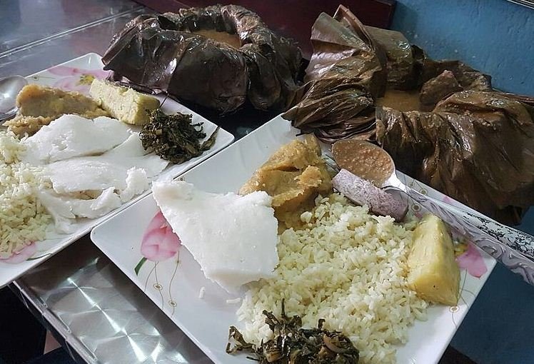 food served on banana leaves