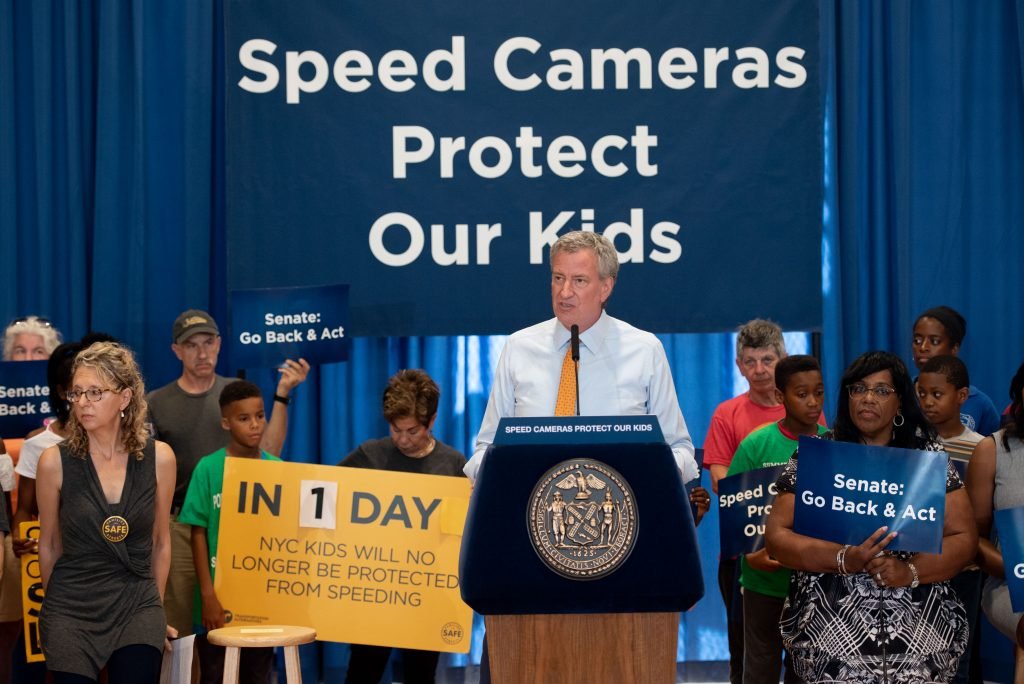 AfroGist Media - NYC Mayor and school children  on Speed Camera Zone Campaign. Michael Appleton/Mayoral Photography Office