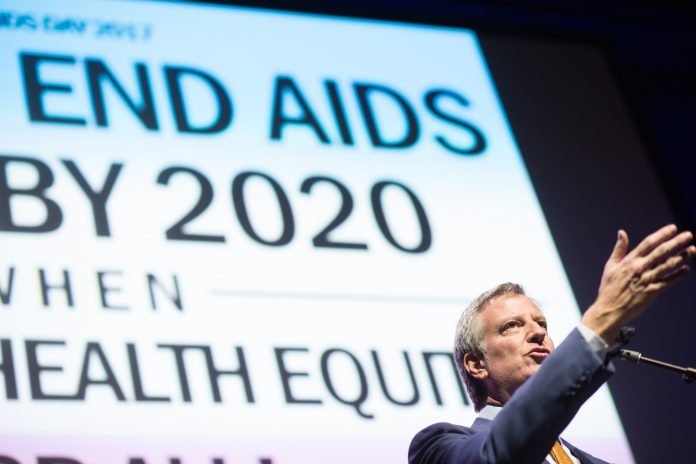 Mayor Bill de Blasio delivers remarks on World AIDS Day during an event hosted by the End AIDS NY 2020 Coalition at Kings Theatre in Brooklyn on Friday, December 1, 2017. Michael Appleton/Mayoral Photography Office