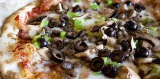 How to Bake Wild Edible African Mushroom Pizza