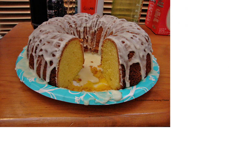 Zesty Lemon Cake Recipe with Lemon Butter Filling