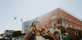 9 Thriving Side Hustles to Make Money in New York City side hustles